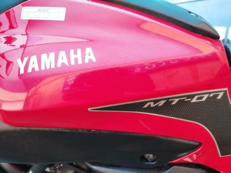 YAMAHA MT-07 700 ABS, Foto 3