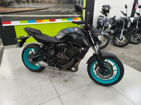 YAMAHA MT-07 700 ABS, Foto 2