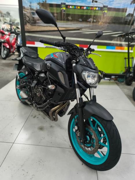YAMAHA MT-07 700 ABS, Foto 4