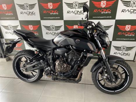 YAMAHA MT-07 700 ABS, Foto 1