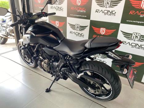 YAMAHA MT-07 700 ABS, Foto 12