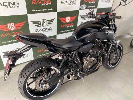 YAMAHA MT-07 700 ABS, Foto 13
