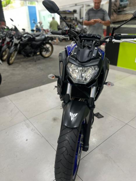 YAMAHA MT-07 700 ABS, Foto 2