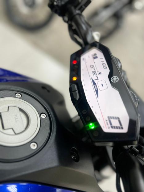 YAMAHA MT-07 700 ABS, Foto 3