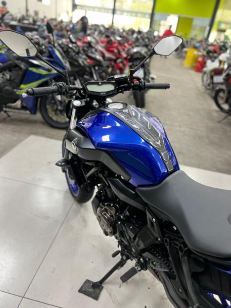 YAMAHA MT-07 700 ABS, Foto 6