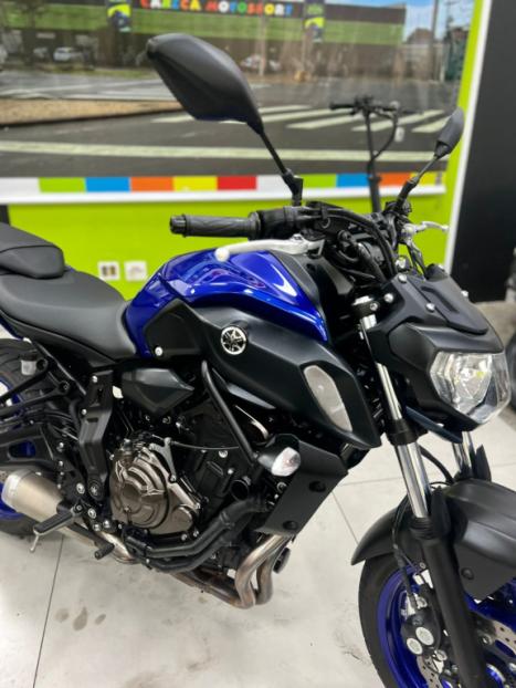 YAMAHA MT-07 700 ABS, Foto 9