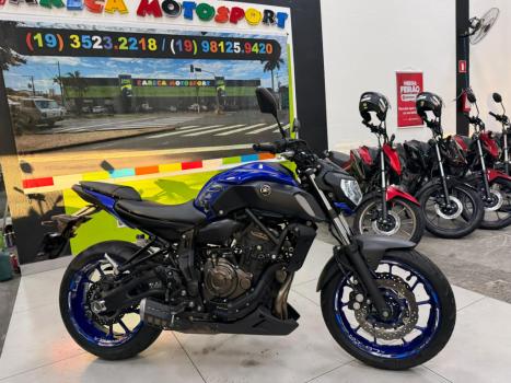 YAMAHA MT-07 700 ABS, Foto 2