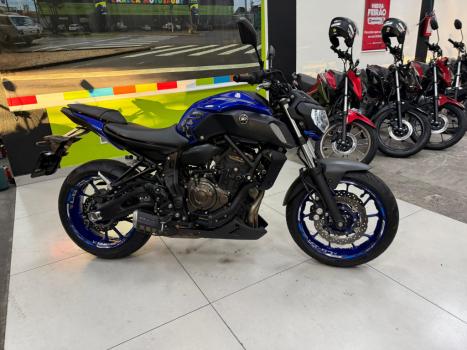 YAMAHA MT-07 700 ABS, Foto 14