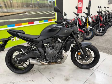 YAMAHA MT-07 700 ABS, Foto 2