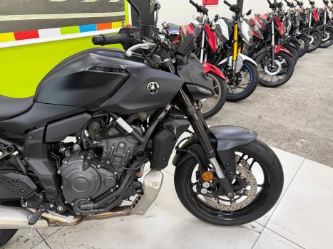 YAMAHA MT-07 700 ABS, Foto 3