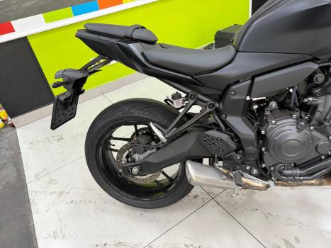 YAMAHA MT-07 700 ABS, Foto 4