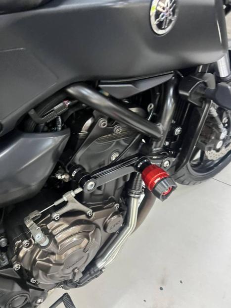 YAMAHA MT-07 700 ABS, Foto 4