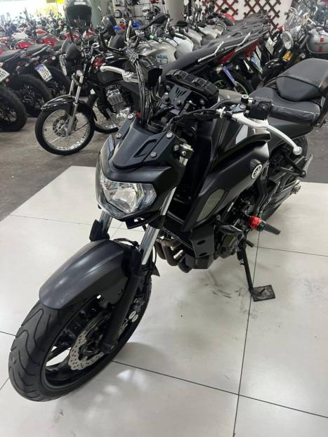 YAMAHA MT-07 700 ABS, Foto 6