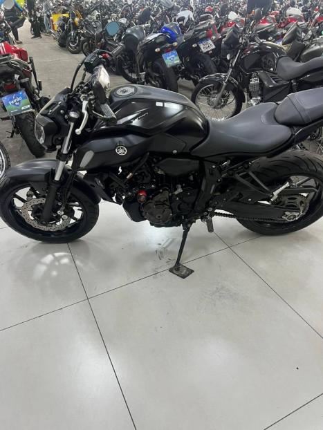 YAMAHA MT-07 700 ABS, Foto 7