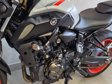 YAMAHA MT-07 700 ABS, Foto 5