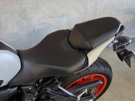 YAMAHA MT-07 700 ABS, Foto 7