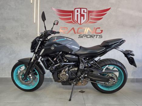 YAMAHA MT-07 700 ABS, Foto 2