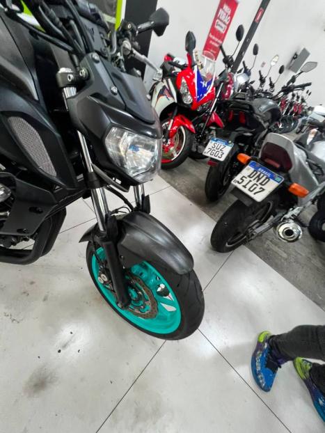 YAMAHA MT-07 700 ABS, Foto 4