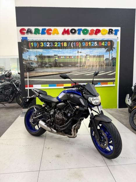 YAMAHA MT-07 700 ABS, Foto 1