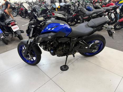 YAMAHA MT-07 700 ABS, Foto 3