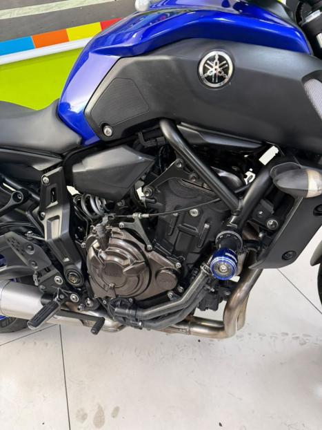 YAMAHA MT-07 700 ABS, Foto 5