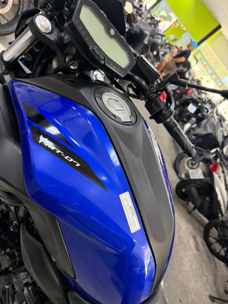 YAMAHA MT-07 700 ABS, Foto 7