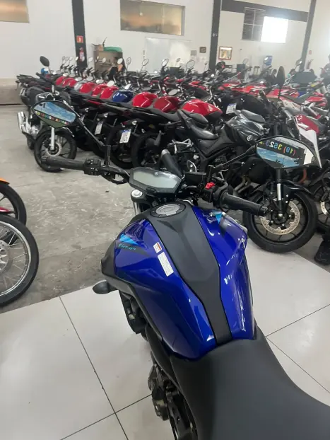 YAMAHA MT-07 700 ABS, Foto 2