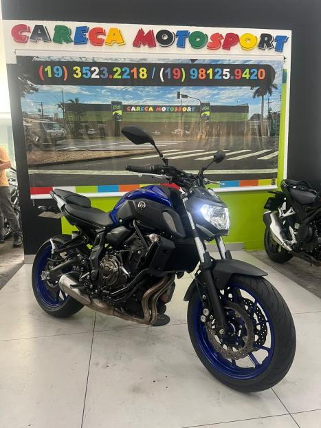 YAMAHA MT-07 700 ABS, Foto 1