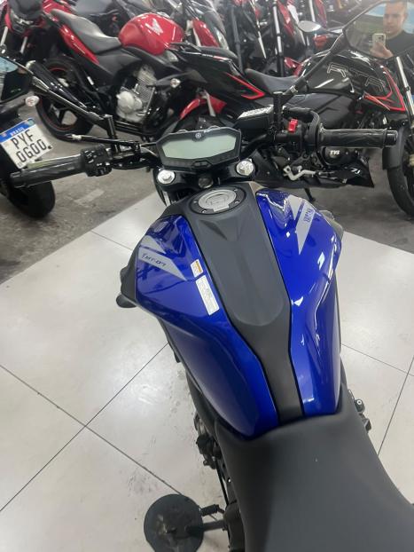 YAMAHA MT-07 700 ABS, Foto 2