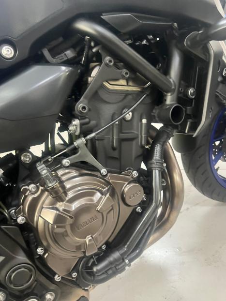YAMAHA MT-07 700 ABS, Foto 9