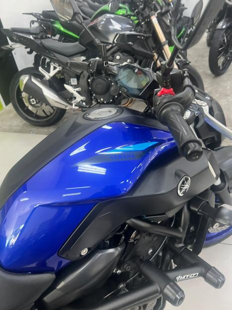 YAMAHA MT-07 700 ABS, Foto 2