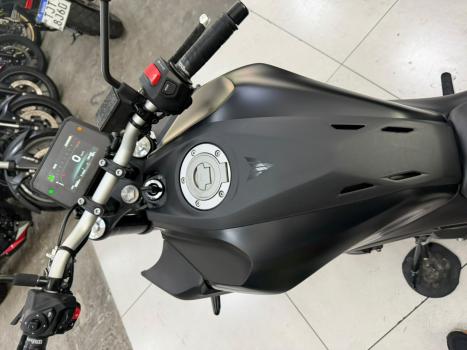 YAMAHA MT-07 700 ABS, Foto 3
