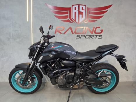 YAMAHA MT-07 700 ABS, Foto 2