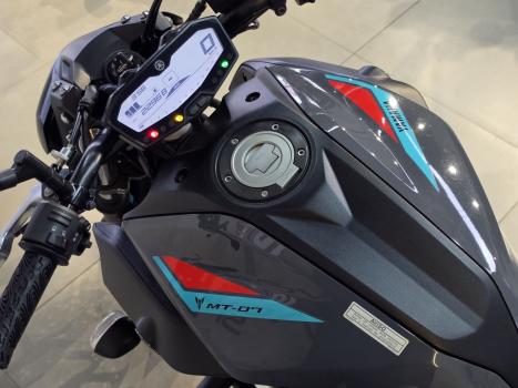 YAMAHA MT-07 700 ABS, Foto 4