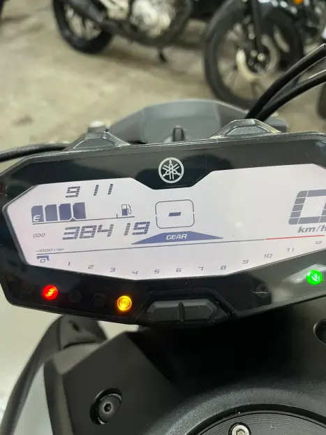 YAMAHA MT-07 700 ABS, Foto 8