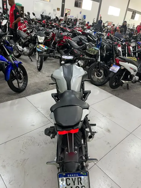 YAMAHA MT-07 700 ABS, Foto 9