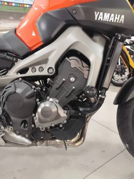 YAMAHA MT-09 850 , Foto 3 YAMAHA MT-09 850 , Foto 3