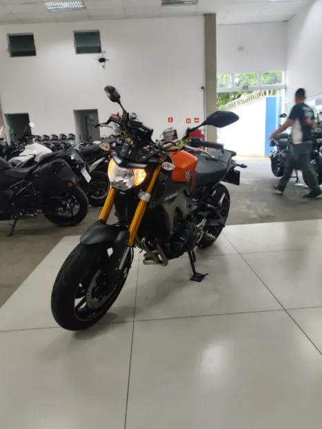 YAMAHA MT-09 850 , Foto 5 YAMAHA MT-09 850 , Foto 5