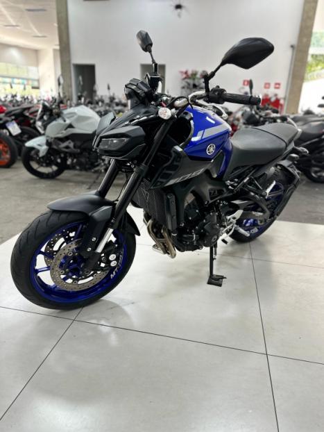 YAMAHA MT-09 850 , Foto 4