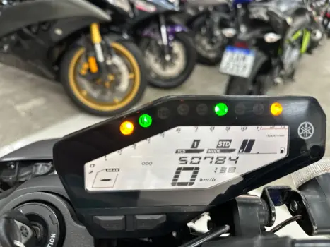 YAMAHA MT-09 850 , Foto 7