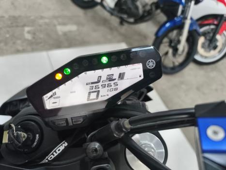 YAMAHA MT-09 850 , Foto 11