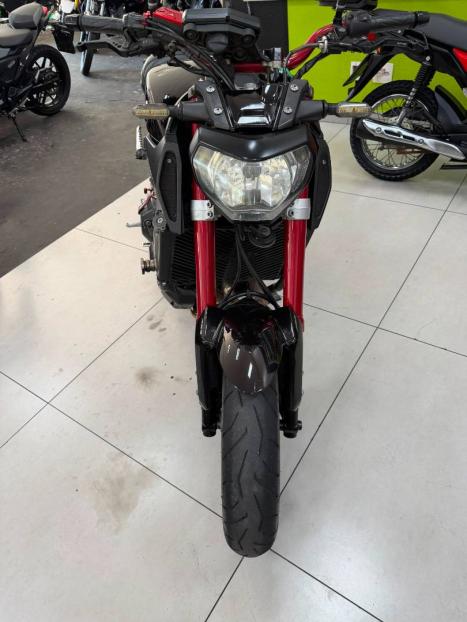 YAMAHA MT-09 850 , Foto 3