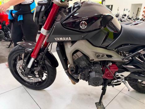 YAMAHA MT-09 850 , Foto 8