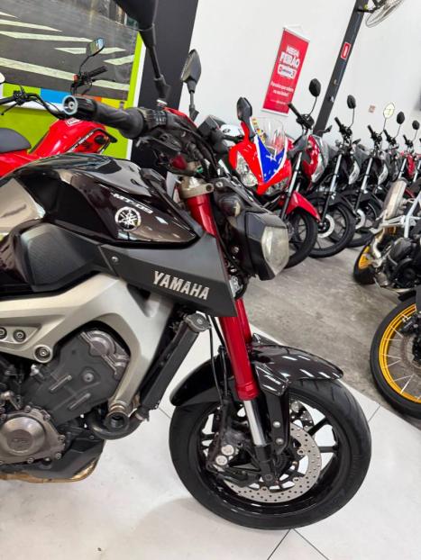 YAMAHA MT-09 850 , Foto 15