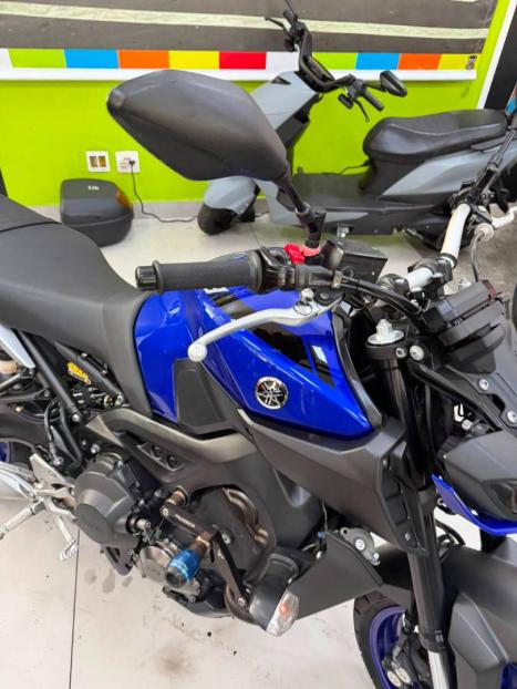 YAMAHA MT-09 850 , Foto 3