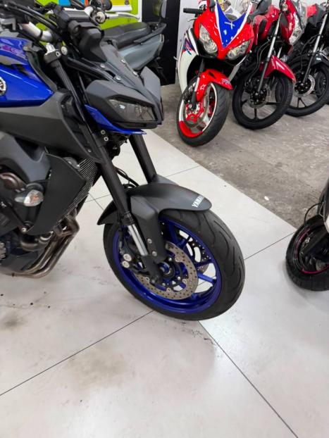 YAMAHA MT-09 850 , Foto 4