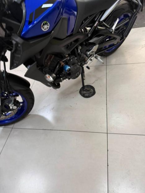 YAMAHA MT-09 850 , Foto 8