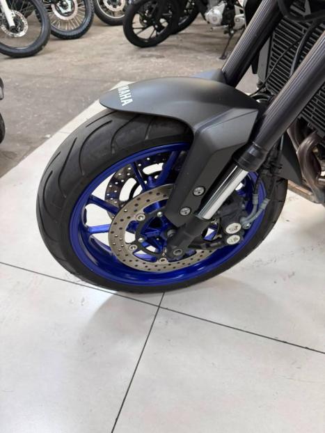 YAMAHA MT-09 850 , Foto 12
