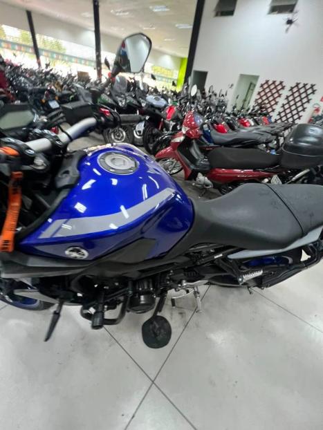YAMAHA MT-09 850 , Foto 12