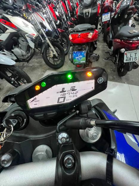YAMAHA MT-09 850 , Foto 17